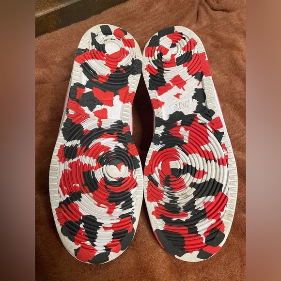 (Size 7) Nike Court Vision Low Print Red Sneakers - Picture 6 of 7